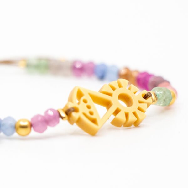 Pulsera piedras naturales multicolor Virgen de Covadonga