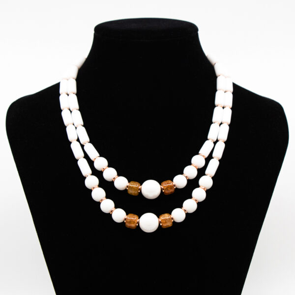 Collar doble de cristal y resina beige